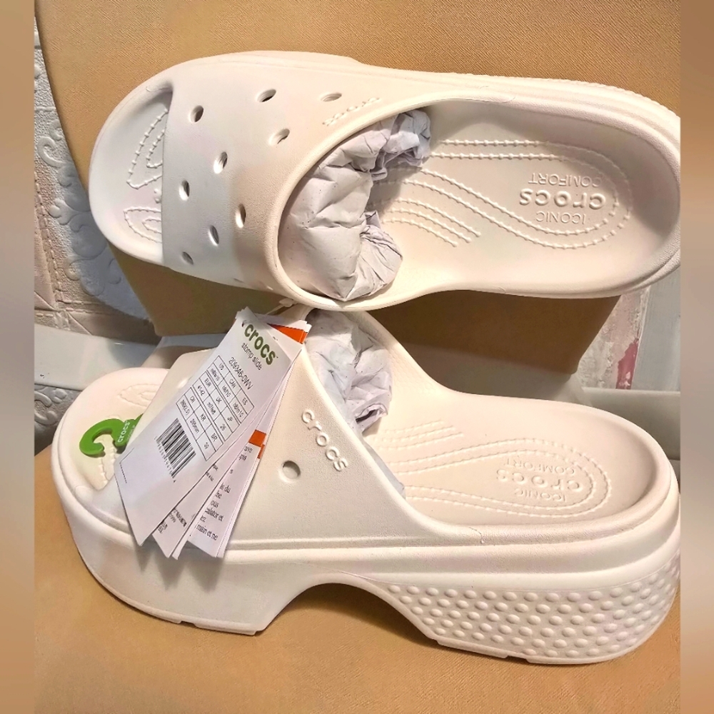 CROCS White Sandals with Ventilated Design